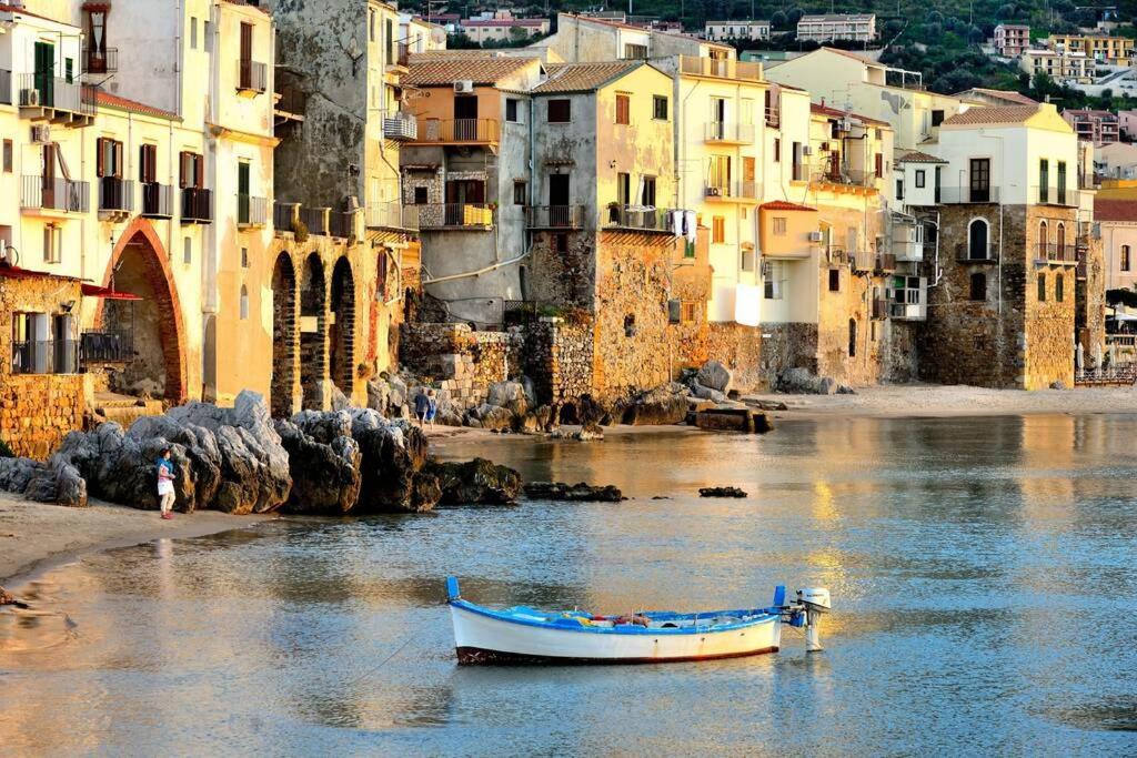 Lavatoioflats Casa Sul Mare E Sul Lavatoio Medievale A Cefalu Cefalù Exterior foto